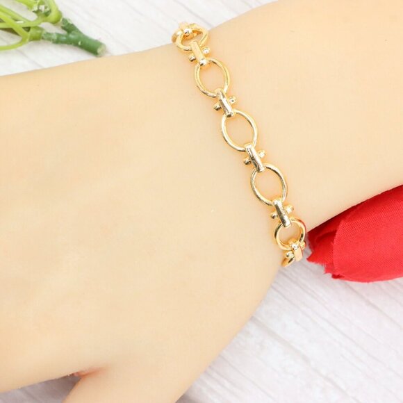 "Trendy Handmade Bracelet – A Thoughtful Gift for Girls & Women | UNVRC1602 - Picture 8 of 10